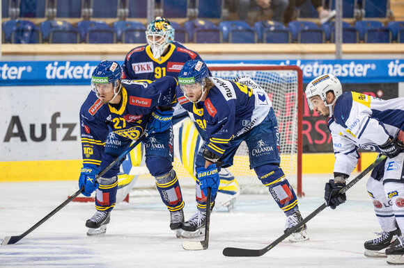 HCD Spieler auf Eisfeld | © Davos Klosters Mountains 