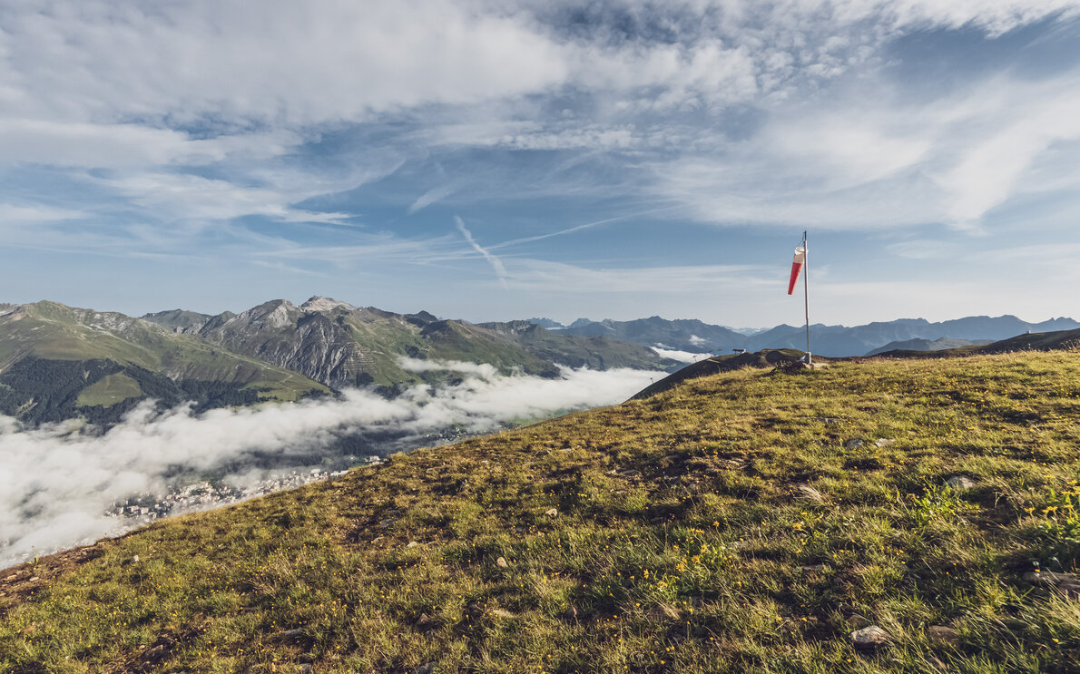 Sommerstartplatz von Paraglidern am Jakobshorn | © Davos Klosters Mountains