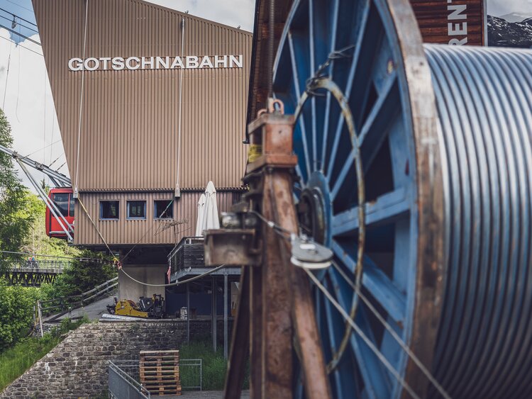 Die Bobine mit dem Tragseil für die Seilbahn steht an der Talstation Gotschna. | © Davos Klosters Mountains