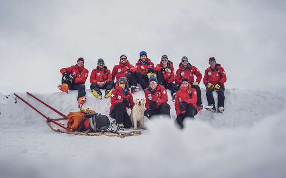 Bild vom Pisten und Rettungdienst mit Schlitten und Hund  | © Davos Klosters Mountains 