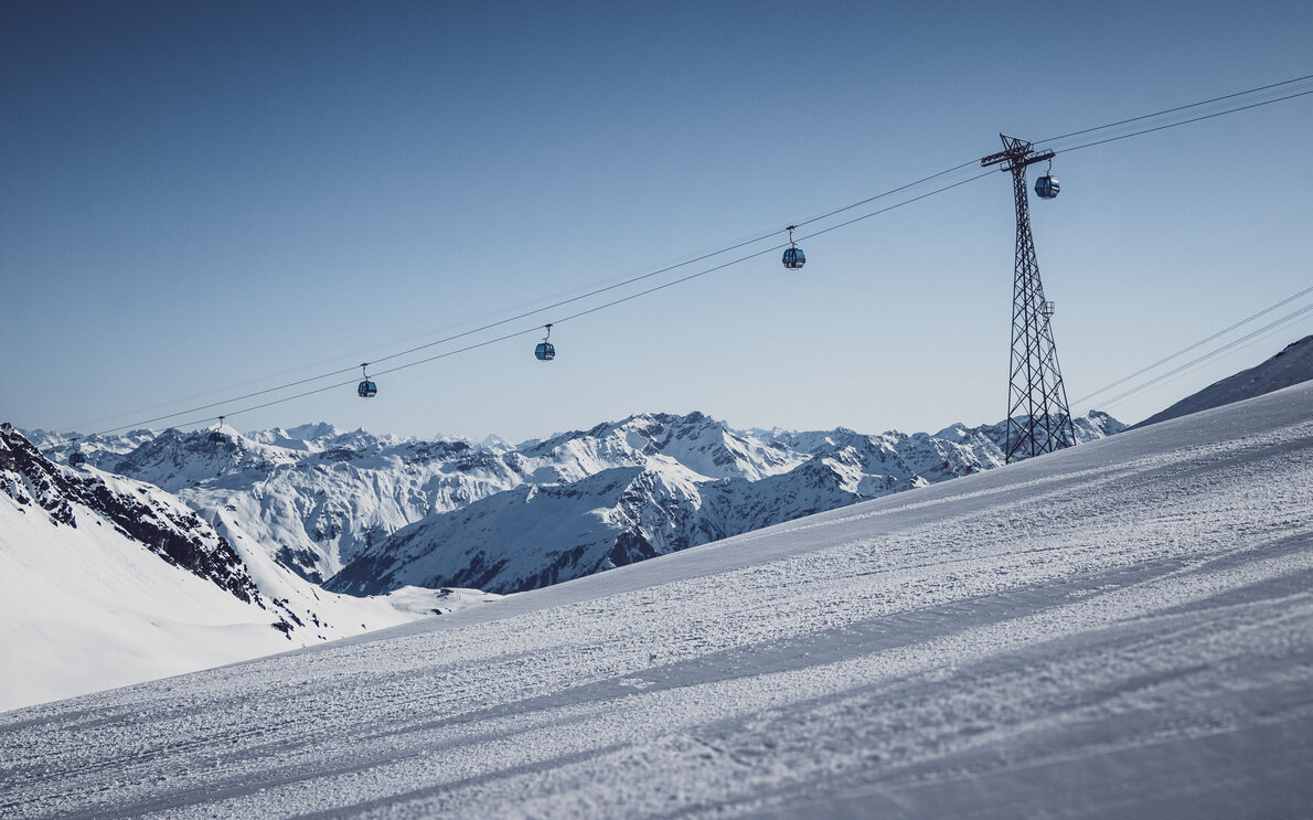 Man sieht die Schiferbahn bei schönem Wetter. | © Davos Klosters Mountains