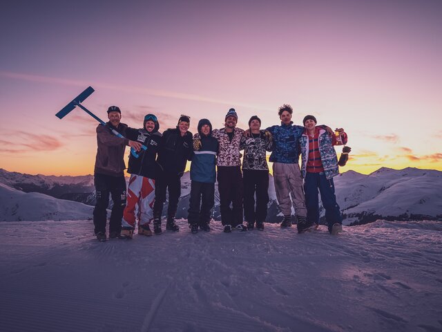 Shape Team nach Fertigstellung der Halfpipe  | © Davos Klosters Mountains 
