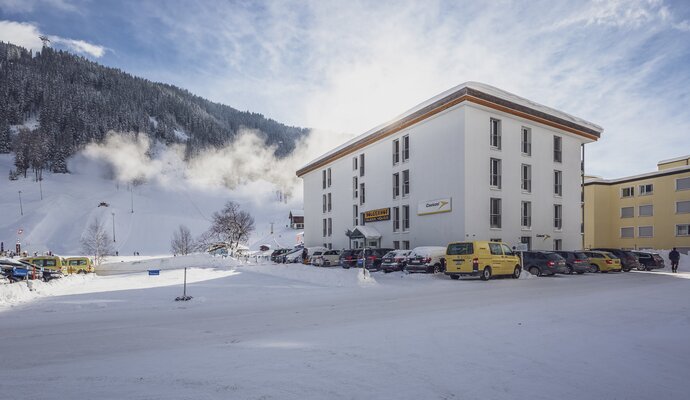 Bolgenhof mitten in der verschneiten Wnterwunderland. | © Davos Klosters Mountains 