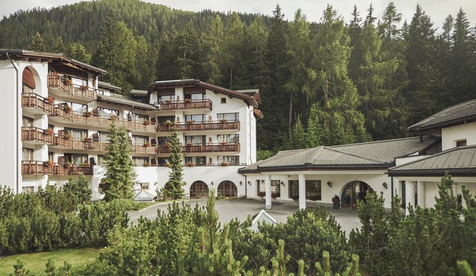 Main entrance Waldhuus Davos | © Davos Klosters Mountains